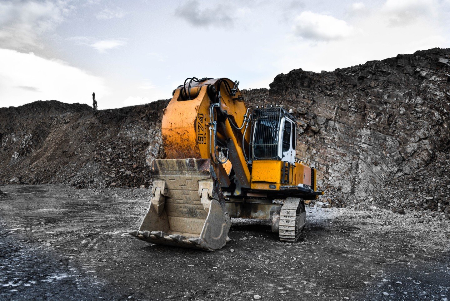 How to plan and schedule a large construction project